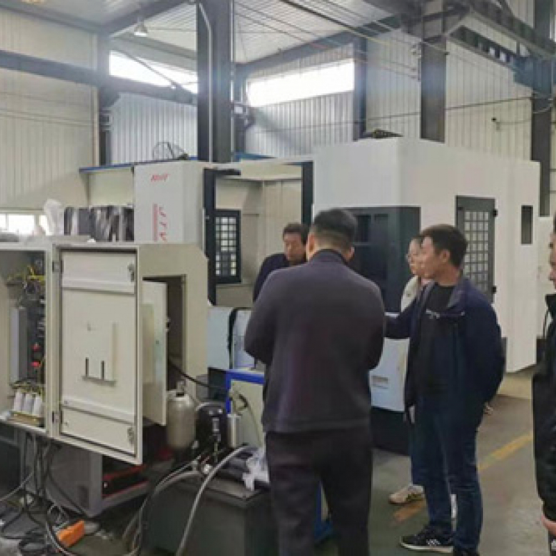 河南新鄉(xiāng)摩(mó)耐特活(huó)塞有限公(gōng)司韓總一行來公司參觀洽談