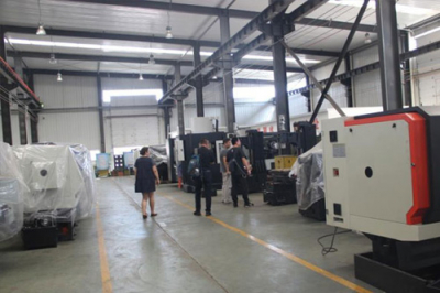 大（dà）連客戶來（lái）公司參觀考察（chá）